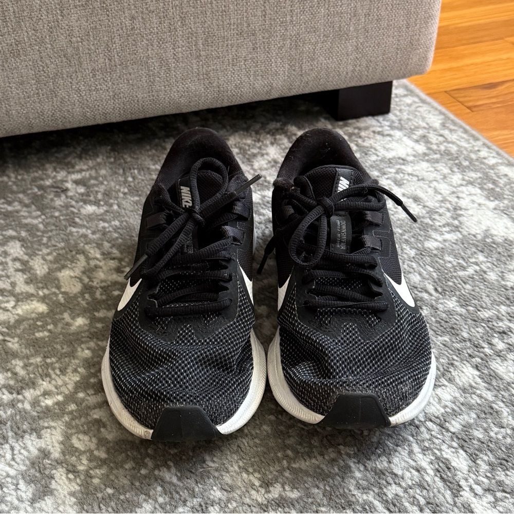 Nike Women's Downshifter 9 Running Shoe Athletic Sneaker Size 7 - Picture 4 of 7